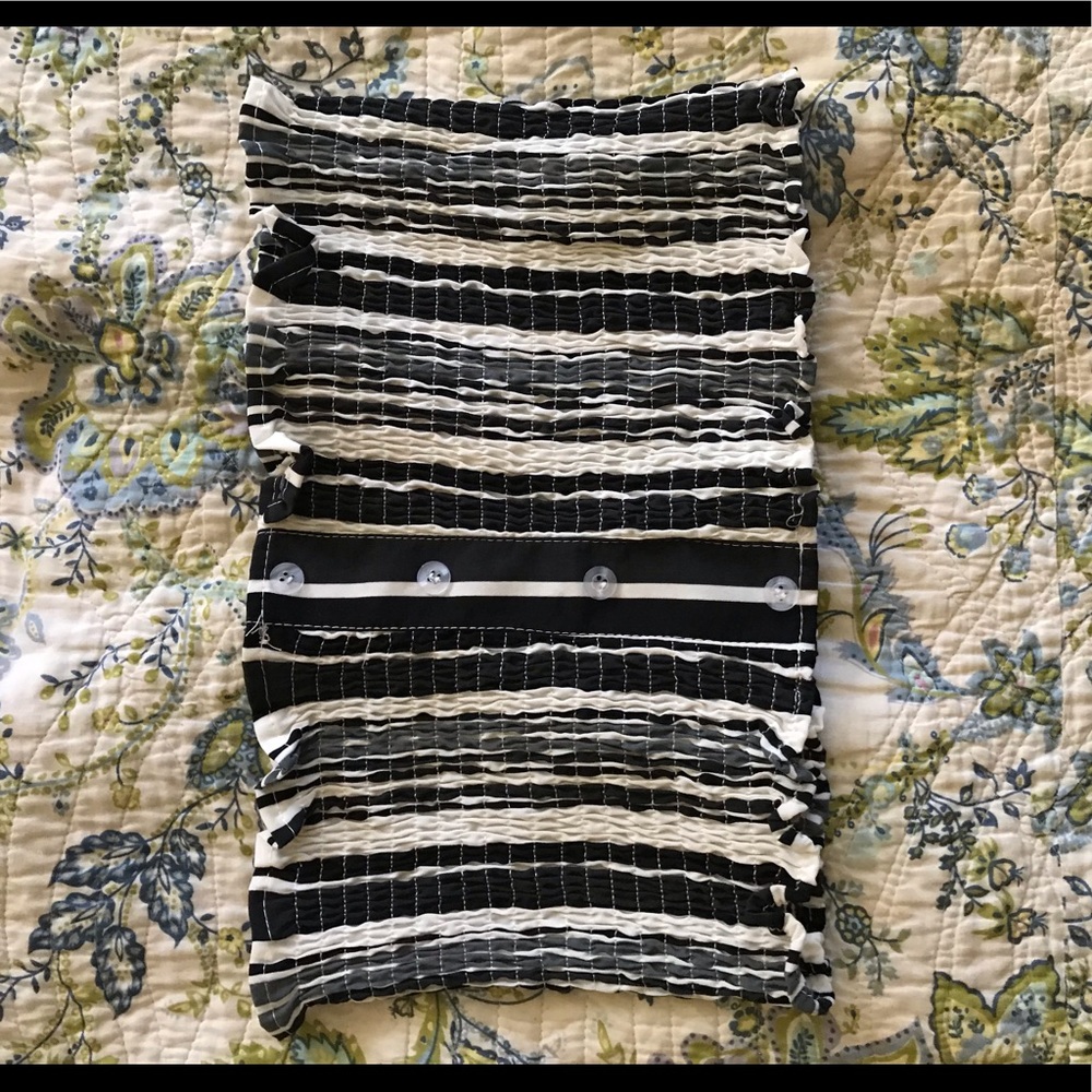 NWOT smocked button front tube top